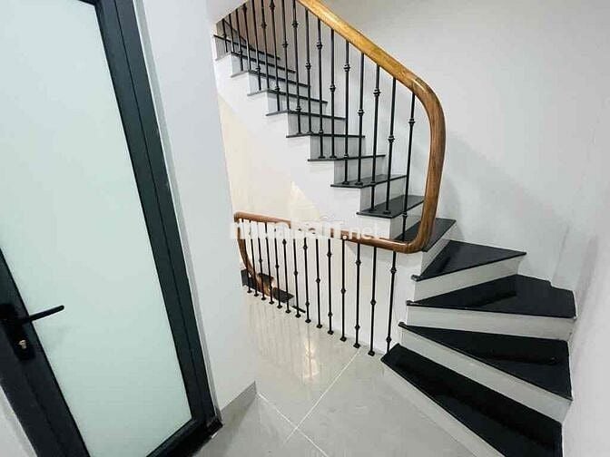 🏡 30m² – 5 TẦNG – 4 PHÒNG NGỦ _ MT 3.7m  💎 NGÕ NÔNG – RỘNG THÊNH THANG