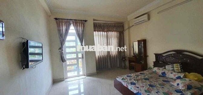 Bán nhà KDC An Sương, 4.5x20m, 3 lầu, đường 10m đối diện công viên