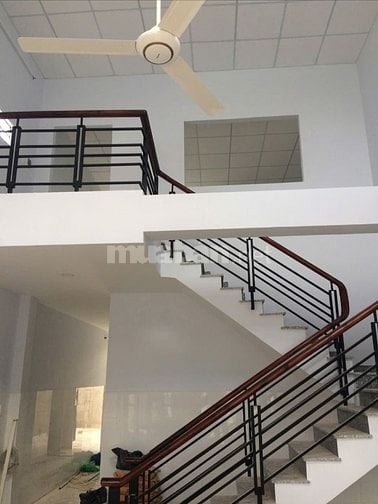 NHÀ BÁN HẼM Ô TÔ QUA MẶT - GẦN CAO TỐC NGUYỄN VĂN TẠO NHÀ BÈ