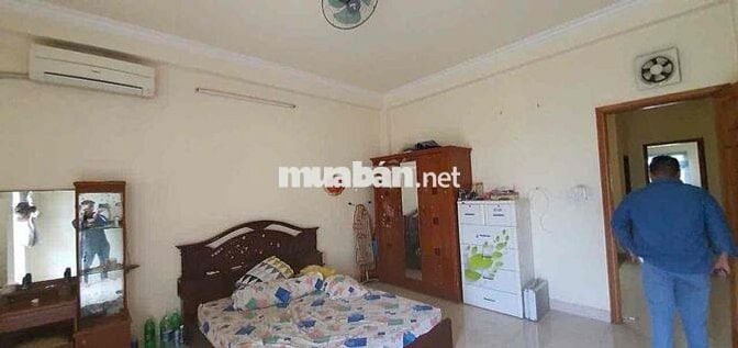 Bán nhà KDC An Sương, 4.5x20m, 3 lầu, đường 10m đối diện công viên
