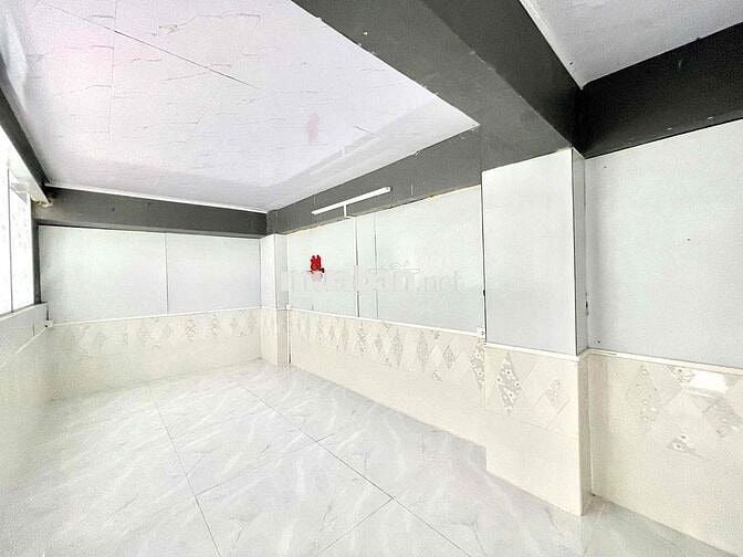 Kiot nguyên căn 1 trệt 1 lửng 1 NVS
