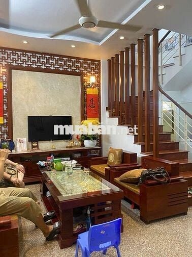 Giảm chào còn 6,3 tỷ nhà 5 tầng 3pn- Võ Chí Công ngõ thông to giá tốt