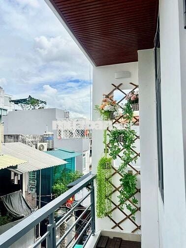 Nhà đẹp lung linh - Phan Xích Long - 6 x 9 - 5 Tầng - Full nội thất