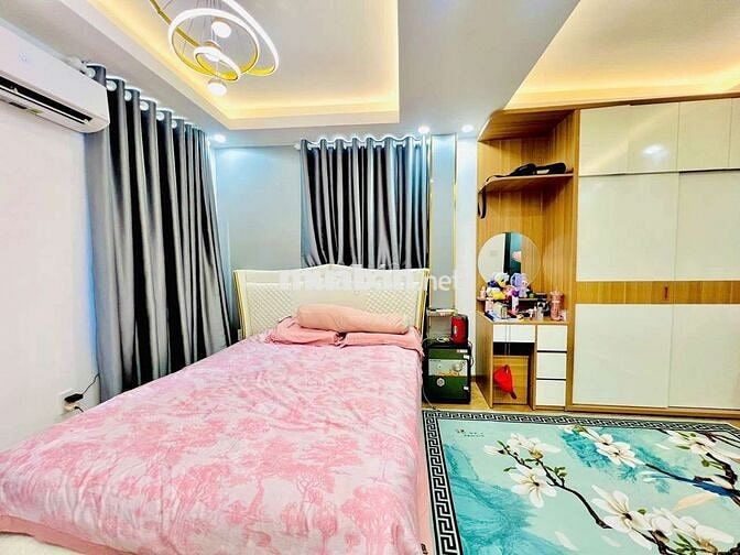 Nhà đẹp lung linh - Phan Xích Long - 6 x 9 - 5 Tầng - Full nội thất