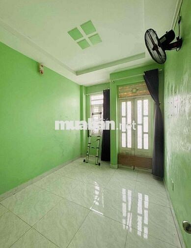 Cho thuê nhà nguyên căn 1 trệt 2 lầu, có 3pn,3wc hẻm xe hơi