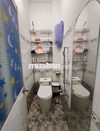 Cho thuê nhà nguyên căn 1 trệt 2 lầu, có 3pn,3wc hẻm xe hơi