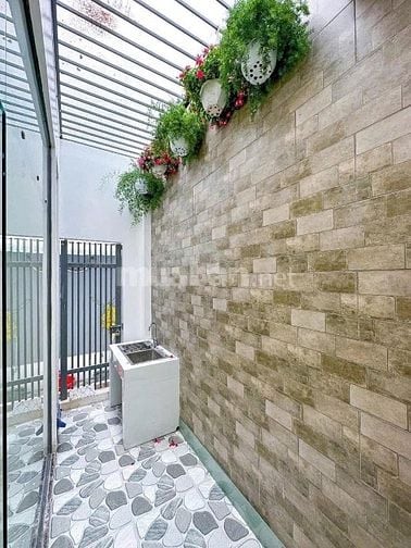 THANH LÝ NHÀ NGỘP BANK  , SHR , CÁCH CHÙA  BỐN MẶT 1KM5 