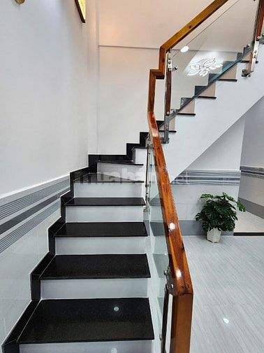 Bán gấp nhà 1trệt, 1lầu, H1647 Phạm Thế Hiển P6, Q8. Ngang 4,3mx D10m