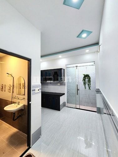 Bán gấp nhà 1trệt, 1lầu, H1647 Phạm Thế Hiển P6, Q8. Ngang 4,3mx D10m