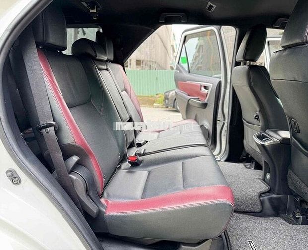 🚘 Toyota Fortuner 2022 Legender 4x2 AT - Siêu Lướt