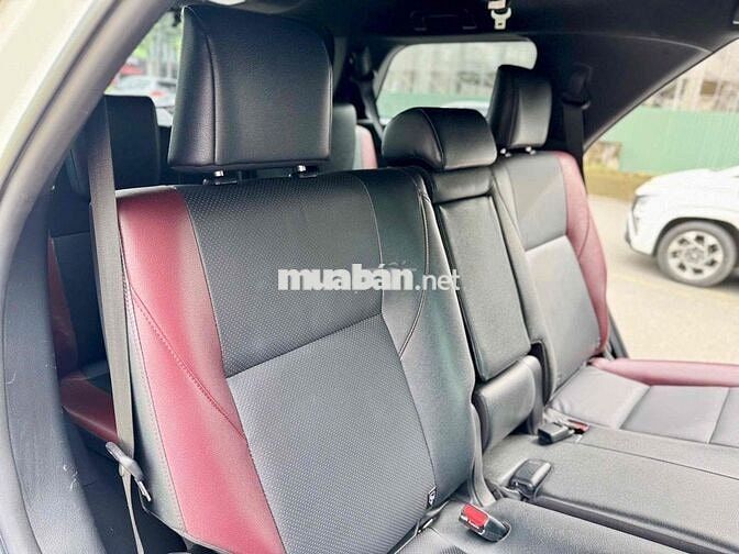 🚘 Toyota Fortuner 2022 Legender 4x2 AT - Siêu Lướt