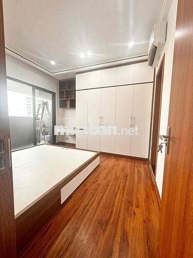Bán căn hộ rất đẹp sổ đỏ phố Nguyễn thị Định - 80 m2 gồm 3