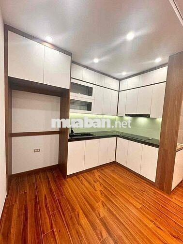 Bán căn hộ rất đẹp sổ đỏ phố Nguyễn thị Định - 80 m2 gồm 3