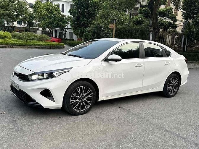 Kia K3 lăn bánh 2022 siêu lướt phom mới