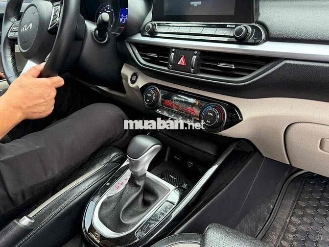 Kia K3 lăn bánh 2022 siêu lướt phom mới