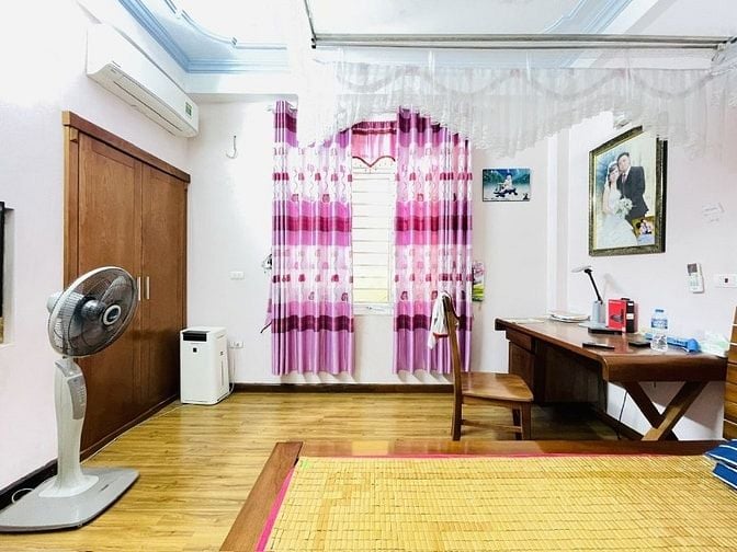 Bán nhà Khương Đình ngõ thông gần ô tô tránh, Dt 50m2, 5t, mt 6m, ở ng
