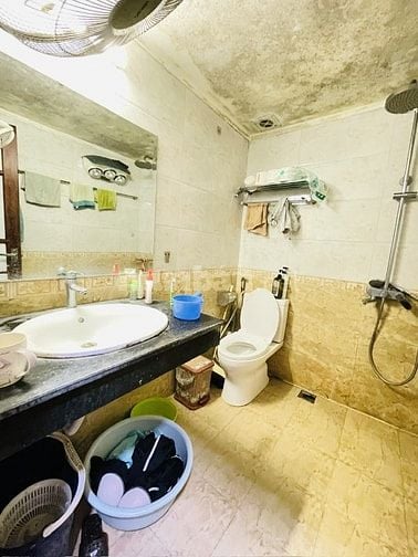 Bán nhà Khương Đình ngõ thông gần ô tô tránh, Dt 50m2, 5t, mt 6m, ở ng