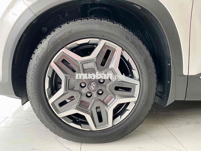 Hyundai Santa Fe 2024 Cao cấp 2.5L HTRAC - 4500 km
