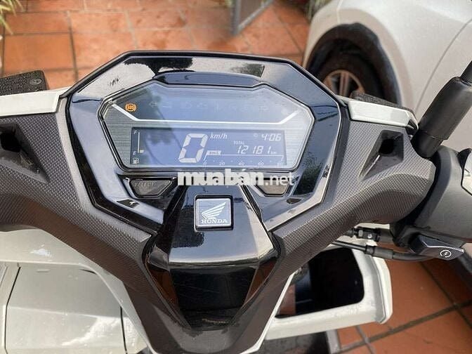Bán xe Vario 160 ABS xám xi măng