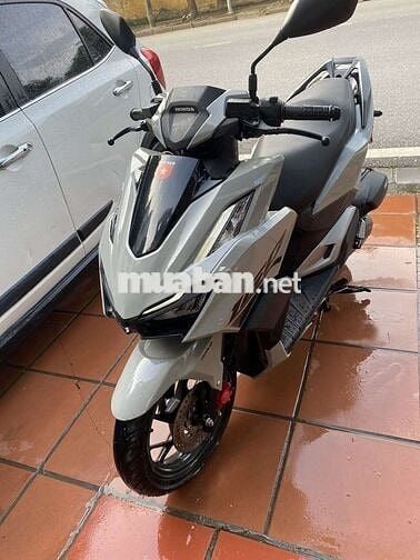 Bán xe Vario 160 ABS xám xi măng