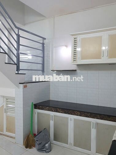 Nhà sổ hồng riêng DT 40m2, 01 lầu (2pn) gần chợ Bà Điểm 1/Nguyễn A Thủ