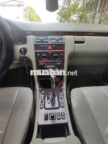Mercedes Benz E class E240 AT 2000