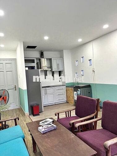Căn hộ 1 PN+1 phòng khách ngay quận 1, cửa sổ đón nắng, gần UEH