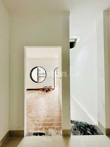 Bán Nhà Đẹp 1 trệt 1 lầu , 3pn 3wc ,sân ô tô, Ngay Chợ Thánh Tâm 