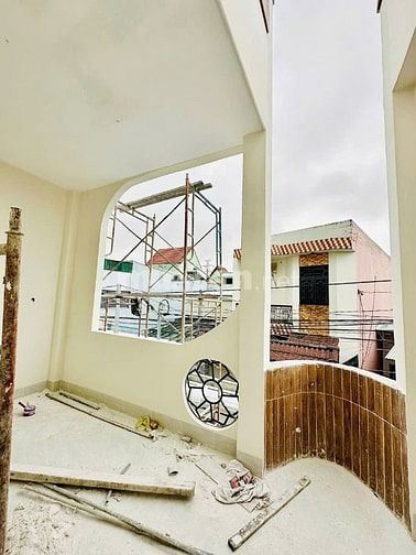 Bán Nhà Đẹp 1 trệt 1 lầu , 3pn 3wc ,sân ô tô, Ngay Chợ Thánh Tâm 
