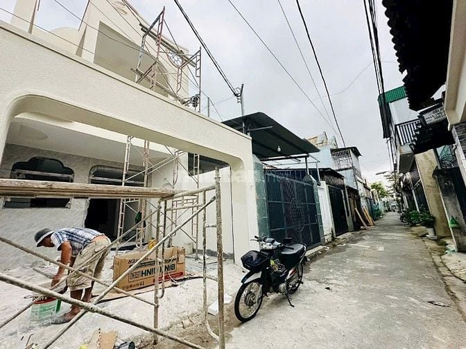 Bán Nhà Đẹp 1 trệt 1 lầu , 3pn 3wc ,sân ô tô, Ngay Chợ Thánh Tâm 
