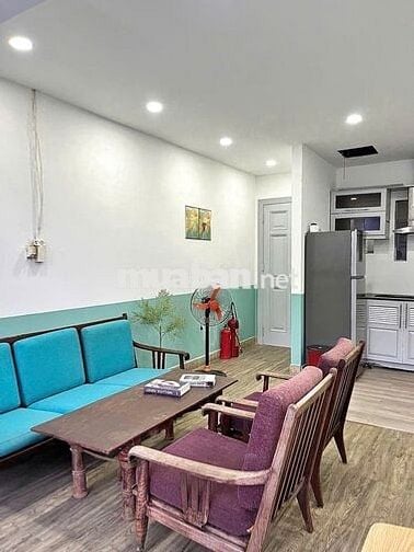 Căn hộ 1 PN+1 phòng khách ngay quận 1, cửa sổ đón nắng, gần UEH