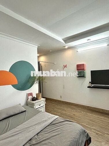 Căn hộ 1 PN+1 phòng khách ngay quận 1, cửa sổ đón nắng, gần UEH