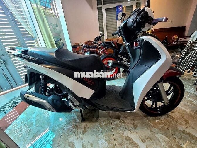 SH 125 NHÀ CHẬT CẦN BÁN , ĐỜI 2013 , XE ÍT ĐI