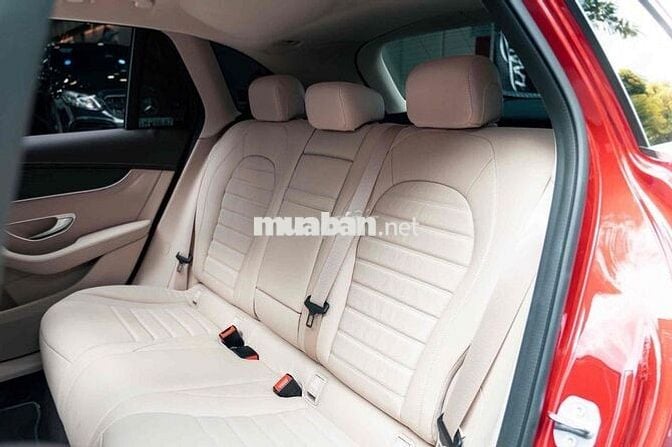 Mercedes GLC 300 4MATIC - 9000 km - Model 2021