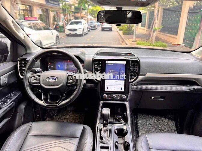 Ford Everest 2022 Ambient 2.0L AT 4x2 - 61000 km