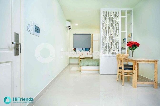 Studio Ban Công Tách Bếp Full Nội Thất Thang Máy Hầm Xe