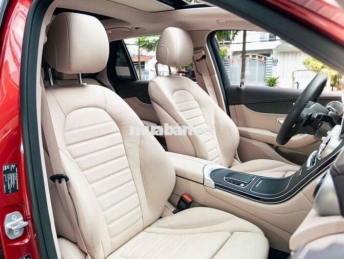 Mercedes GLC 300 4MATIC - 9000 km - Model 2021