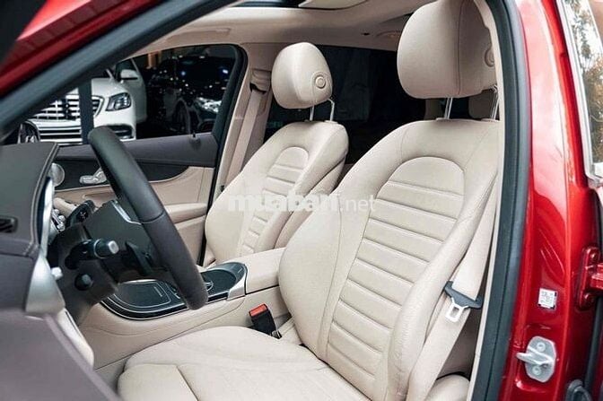 Mercedes GLC 300 4MATIC - 9000 km - Model 2021