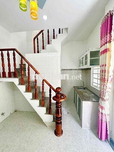 Nhà Xây kiên cố hẻm xe hơi  gần cầu vượt Tân thới hiệp Q12 giá 798tr