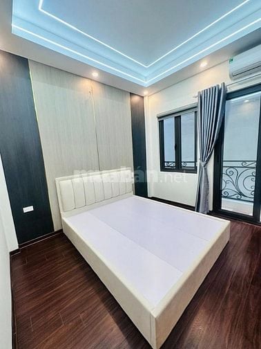 Bán nhà nguyên căn phố Vĩnh Phúc 45m2*5T,gần phố,2thoáng,thông,10.6tỷ.