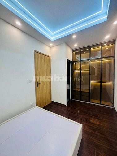 Bán nhà nguyên căn phố Vĩnh Phúc 45m2*5T,gần phố,2thoáng,thông,10.6tỷ.
