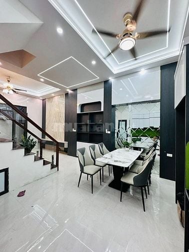 Bán nhà nguyên căn phố Vĩnh Phúc 45m2*5T,gần phố,2thoáng,thông,10.6tỷ.