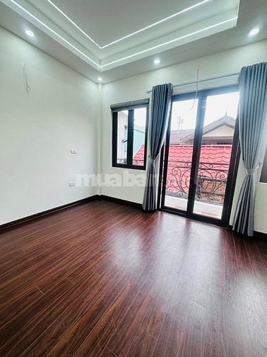 Bán nhà nguyên căn phố Vĩnh Phúc 45m2*5T,gần phố,2thoáng,thông,10.6tỷ.