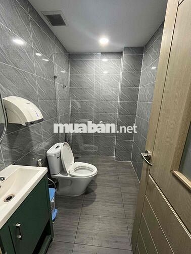 Toà Nhà mới 6.5x20 - 6 Tầng thang máy MT Trần Quang Khải Quận 1