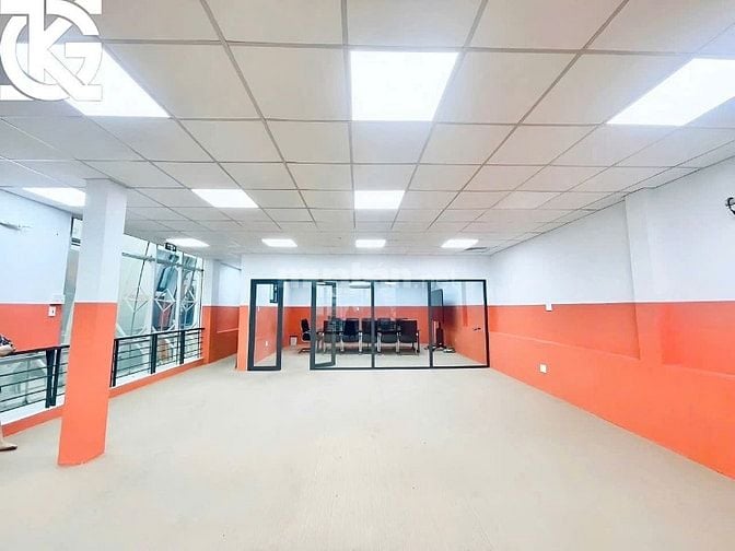 Cho thuê nhà nguyên căn 7 tầng, thang máy tại mặt đường Nguyễn Ngọc Vũ