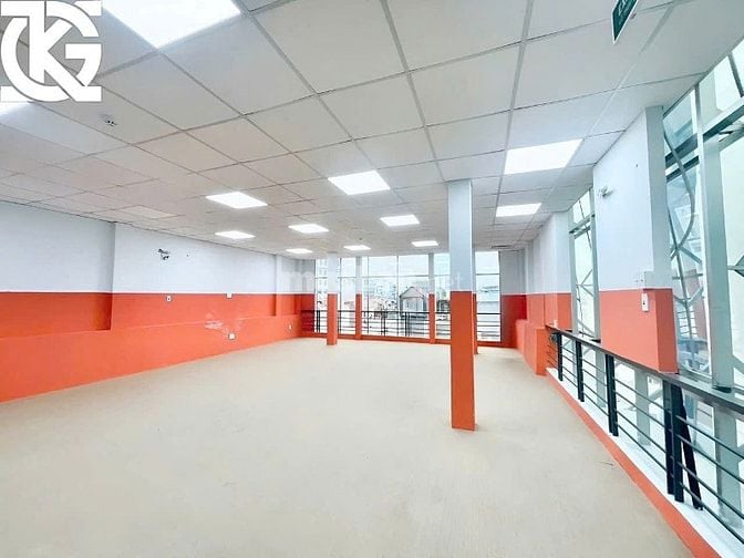 Cho thuê nhà nguyên căn 7 tầng, thang máy tại mặt đường Nguyễn Ngọc Vũ