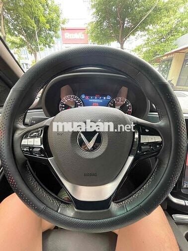 VinFast Lux SA2.0 2020 2.0 AT - 58000 km