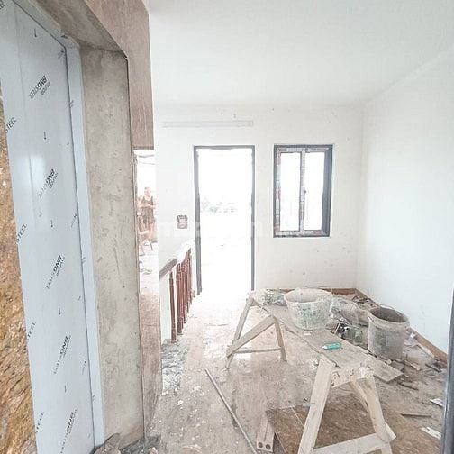 Nhà 60m2 khu vực Lĩnh Nam, pcach tân cổ điển có thang máy, cổng riêng