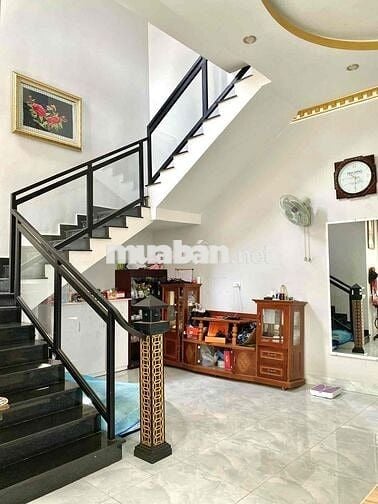 Nhà mặt tiền kinh doanh và để ở
