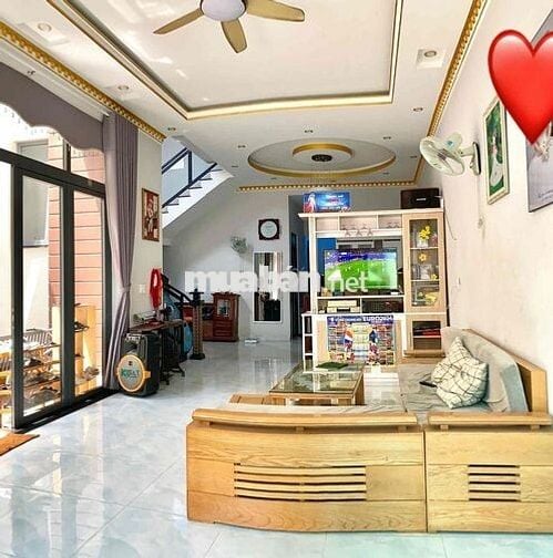 Nhà mặt tiền kinh doanh và để ở